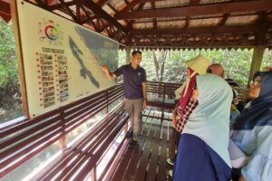 Prodi AP dan Prodi Doktor FPIK UB lakukan kunjungan ke lokasi riset lapang UMT