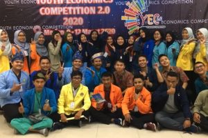 awarding youth economy competition
