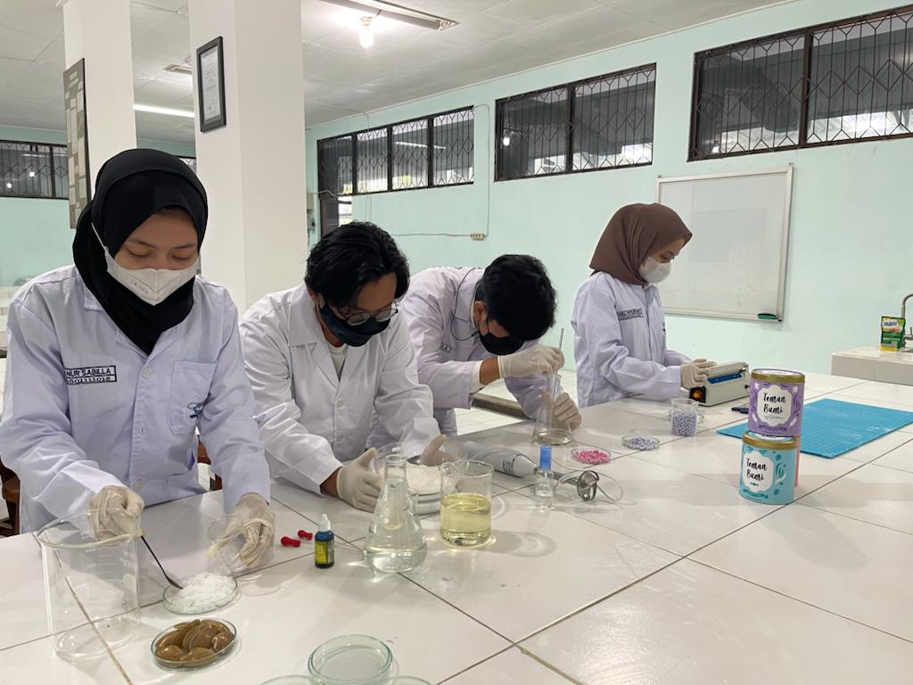 Mahasiswa FPIK UB Ciptakan Inovasi Detergen Ramah Lingkungan dari Cangkang Kerang Lokan